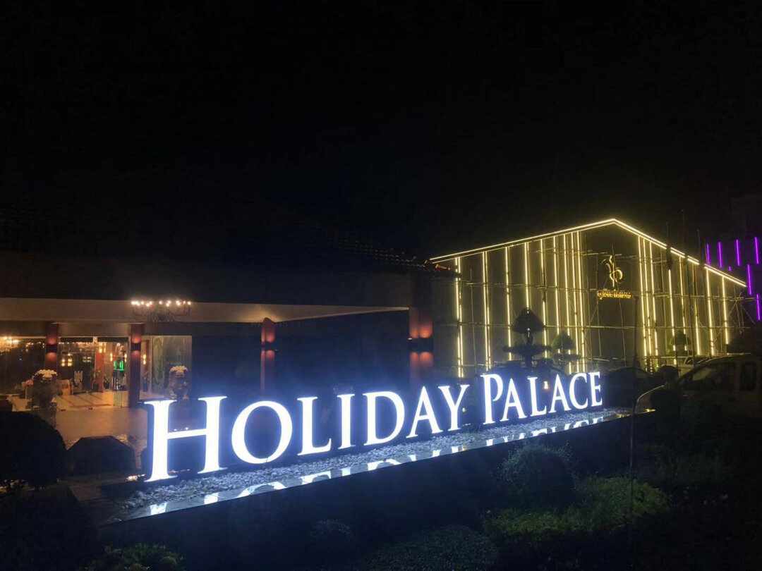 Đôi nét về Holiday Palace Resort & Casino