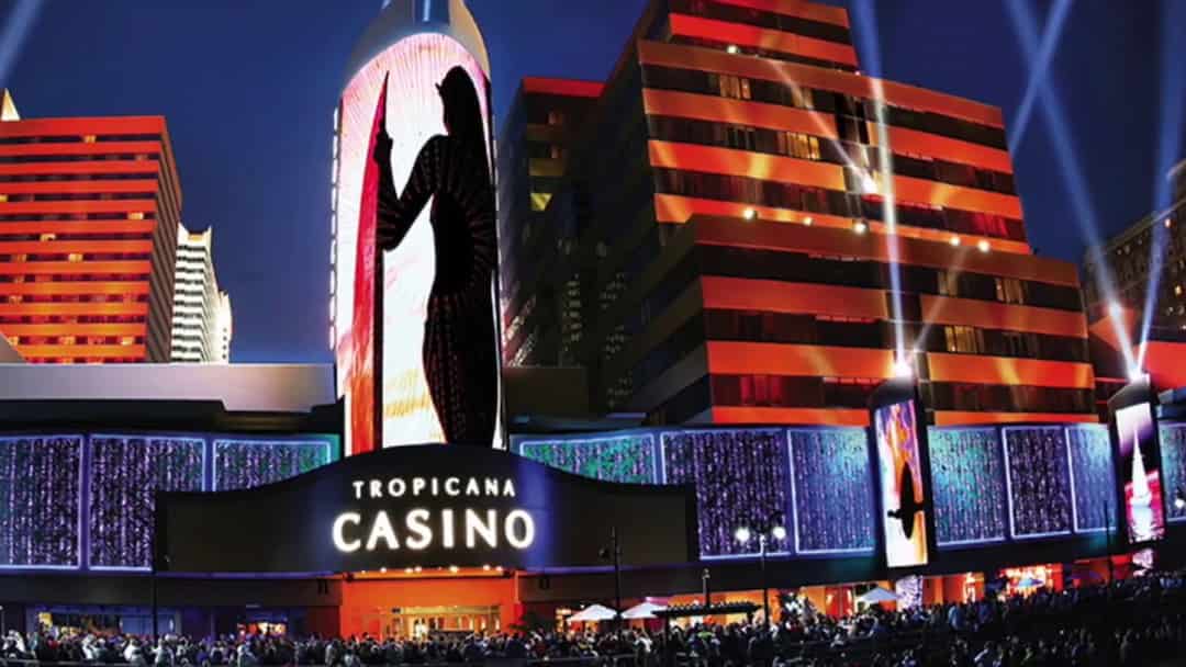 Anh Martin người Mỹ chia sẻ về Tropicana Resort & Casino